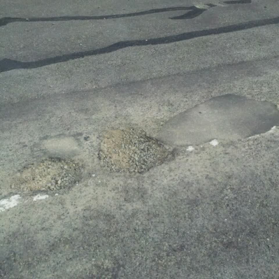 The photograph attached to this roading/streets report