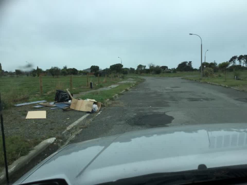 The photograph attached to this rubbish/recycling report