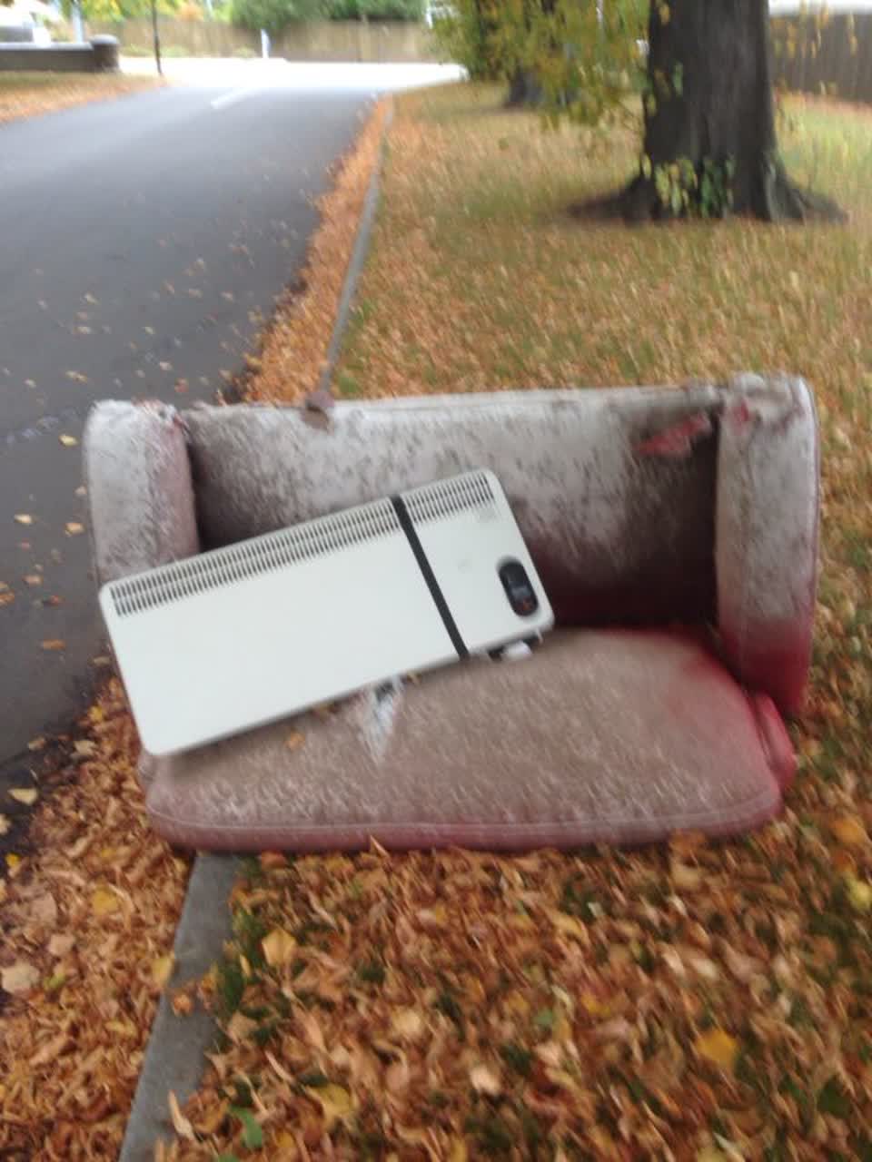 The photograph attached to this rubbish/recycling report
