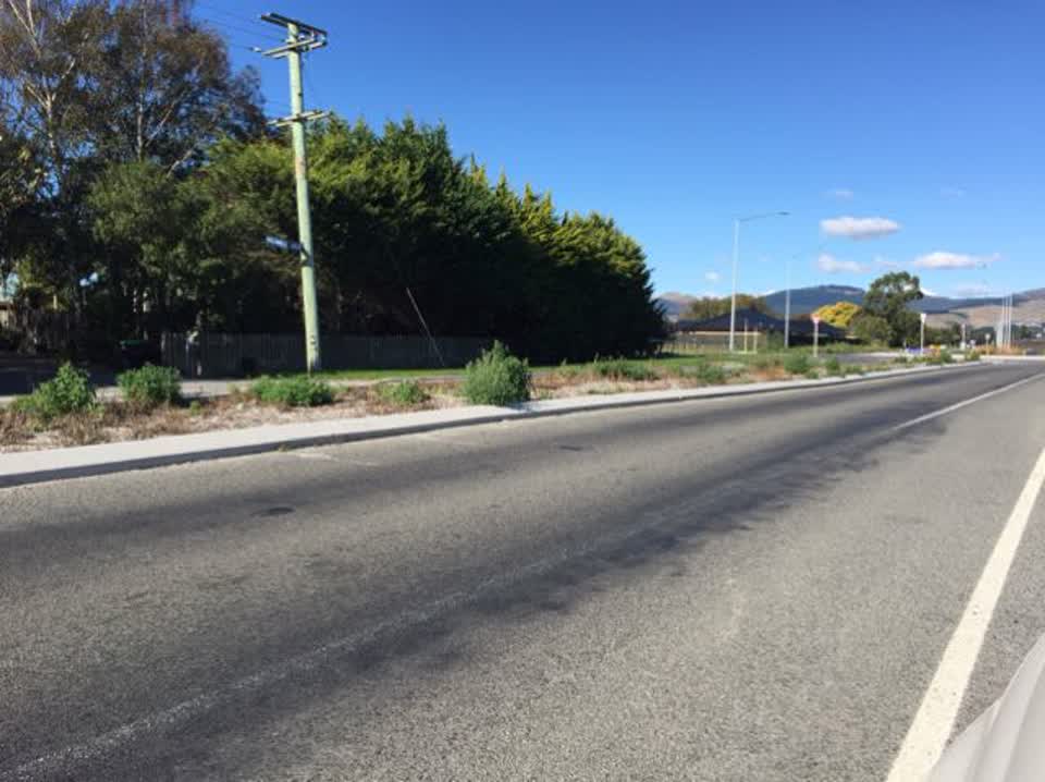 The photograph attached to this roading/streets report