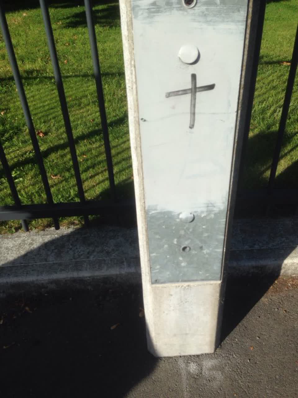 The photograph attached to this graffiti report