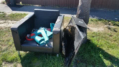 Rubbish/Recycling, a report photo