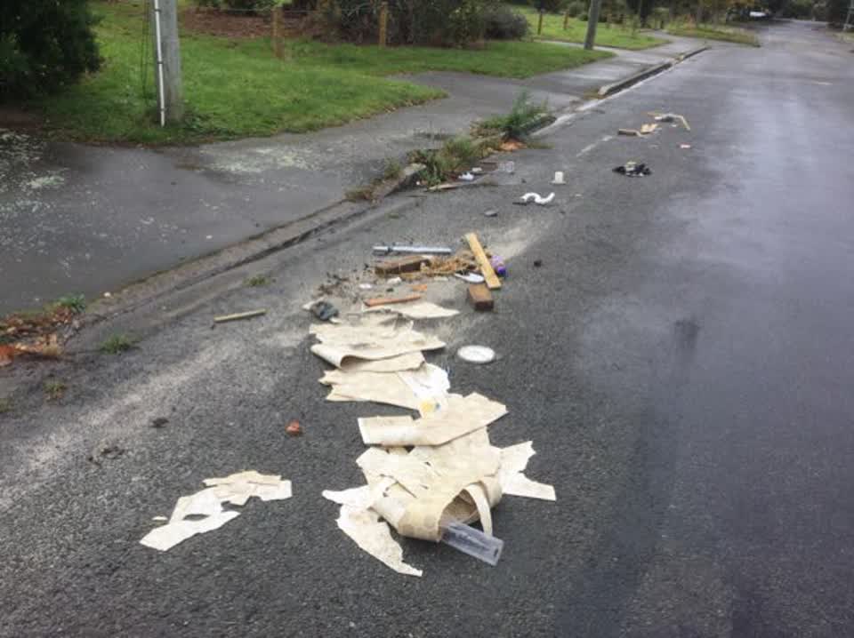 The photograph attached to this rubbish/recycling report
