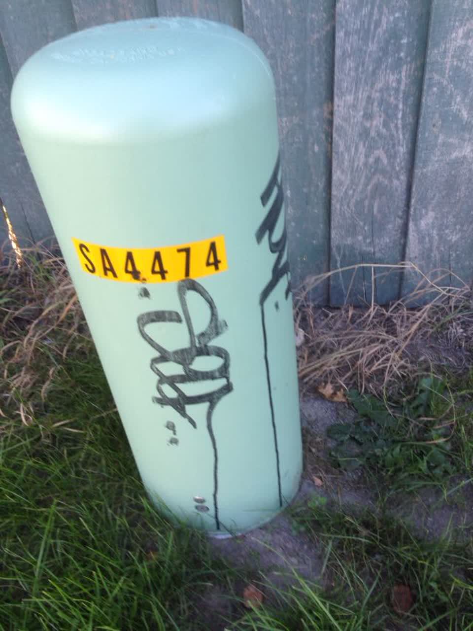The photograph attached to this graffiti report