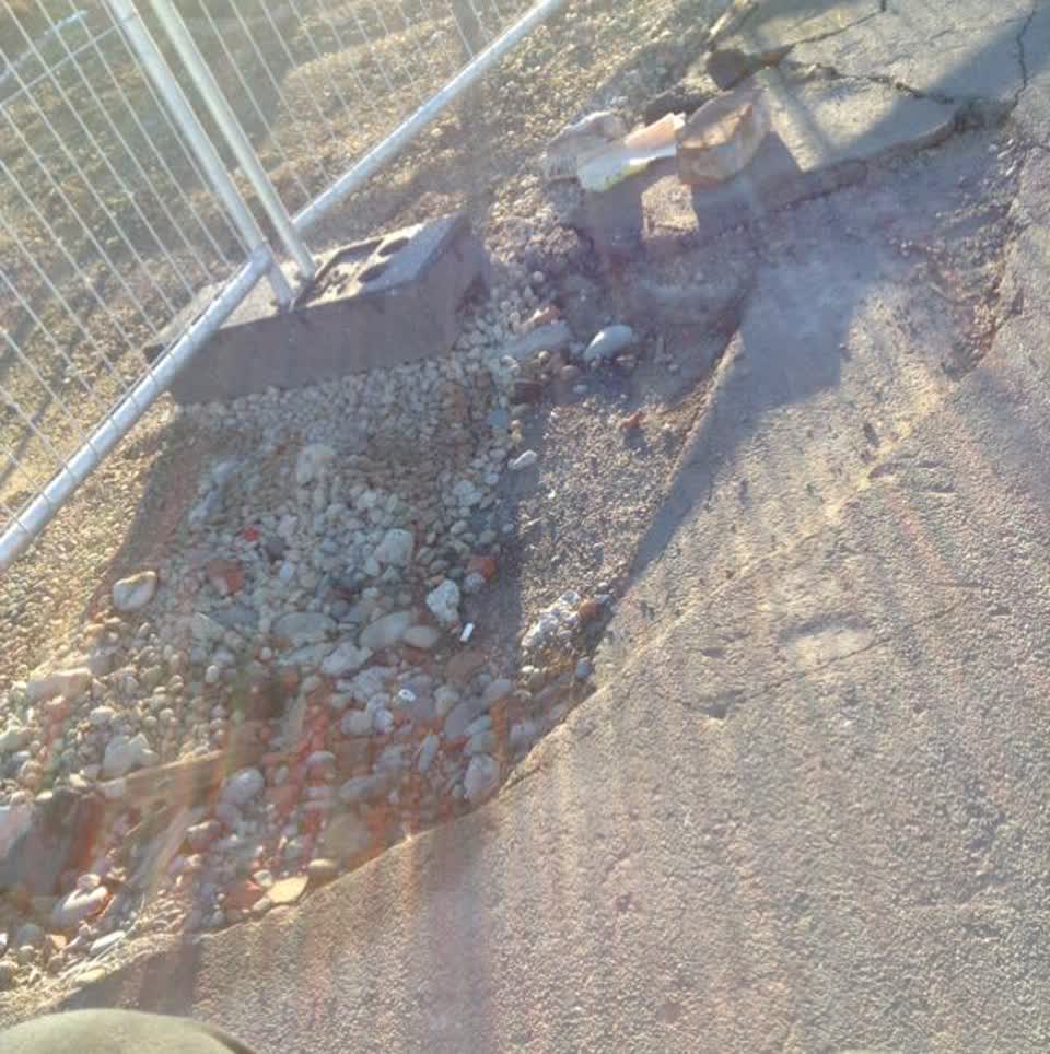 The photograph attached to this roading/streets report