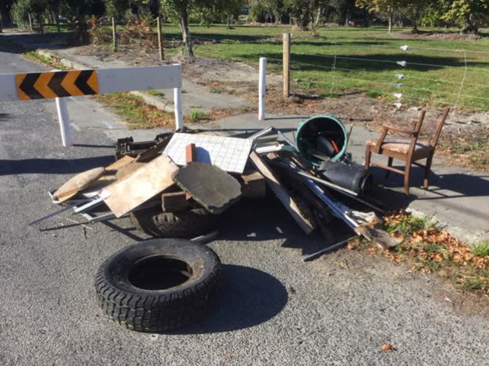 The photograph attached to this rubbish/recycling report