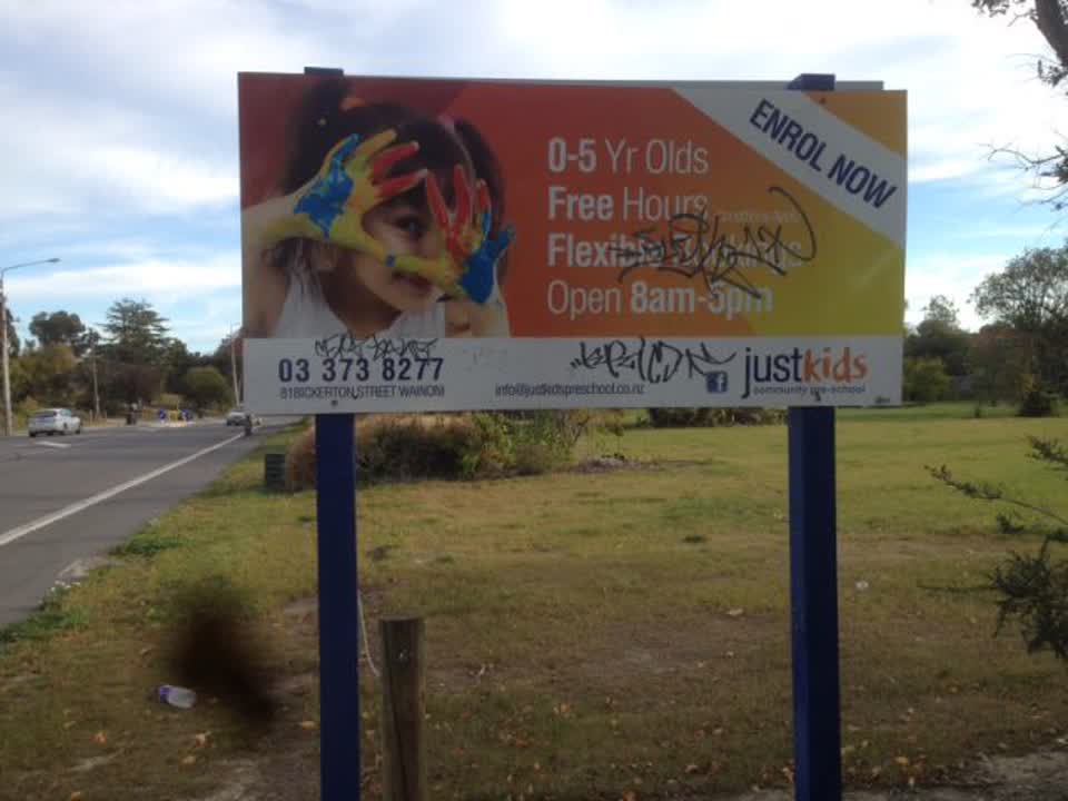 The photograph attached to this graffiti report