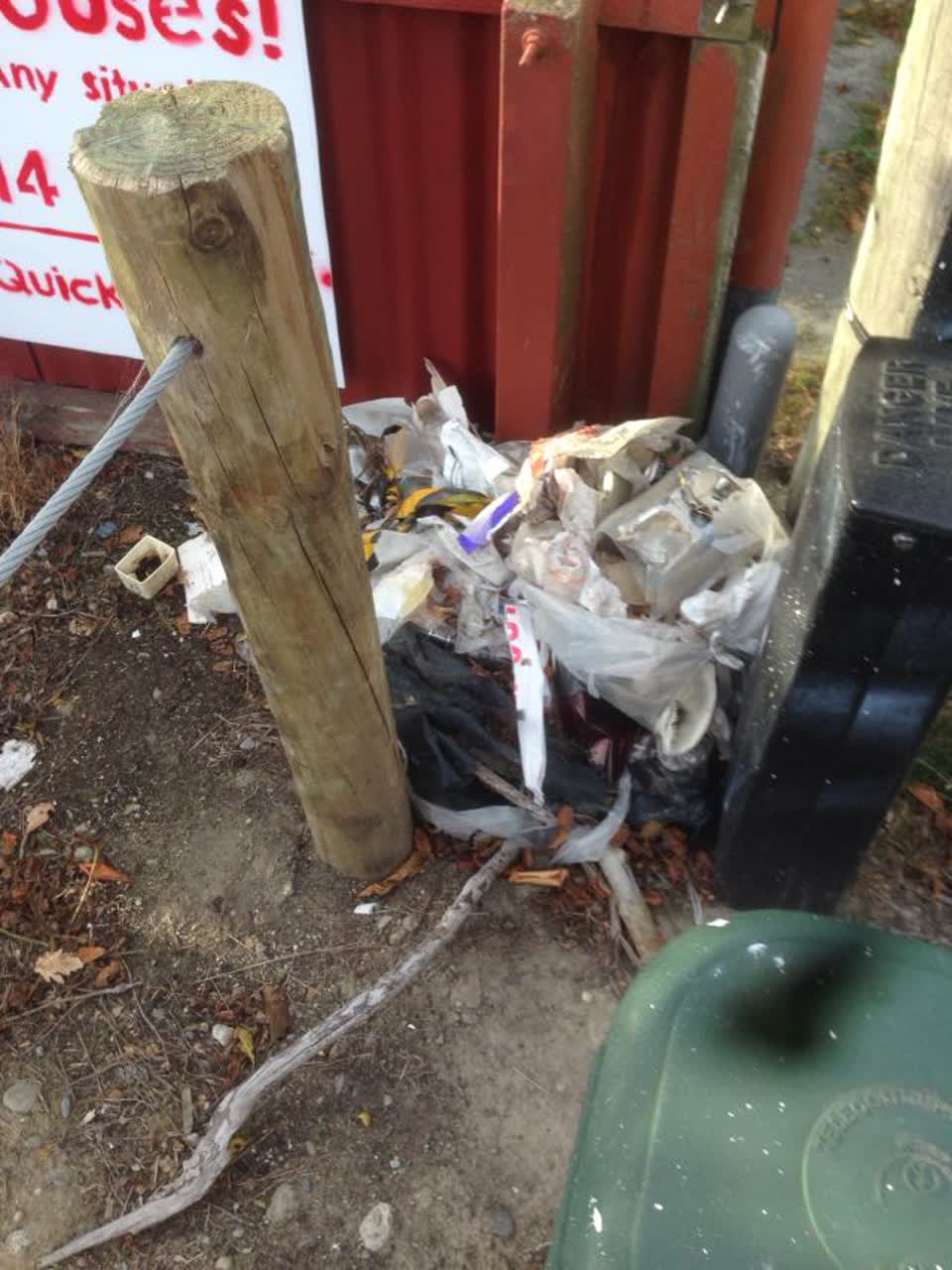 The photograph attached to this rubbish/recycling report