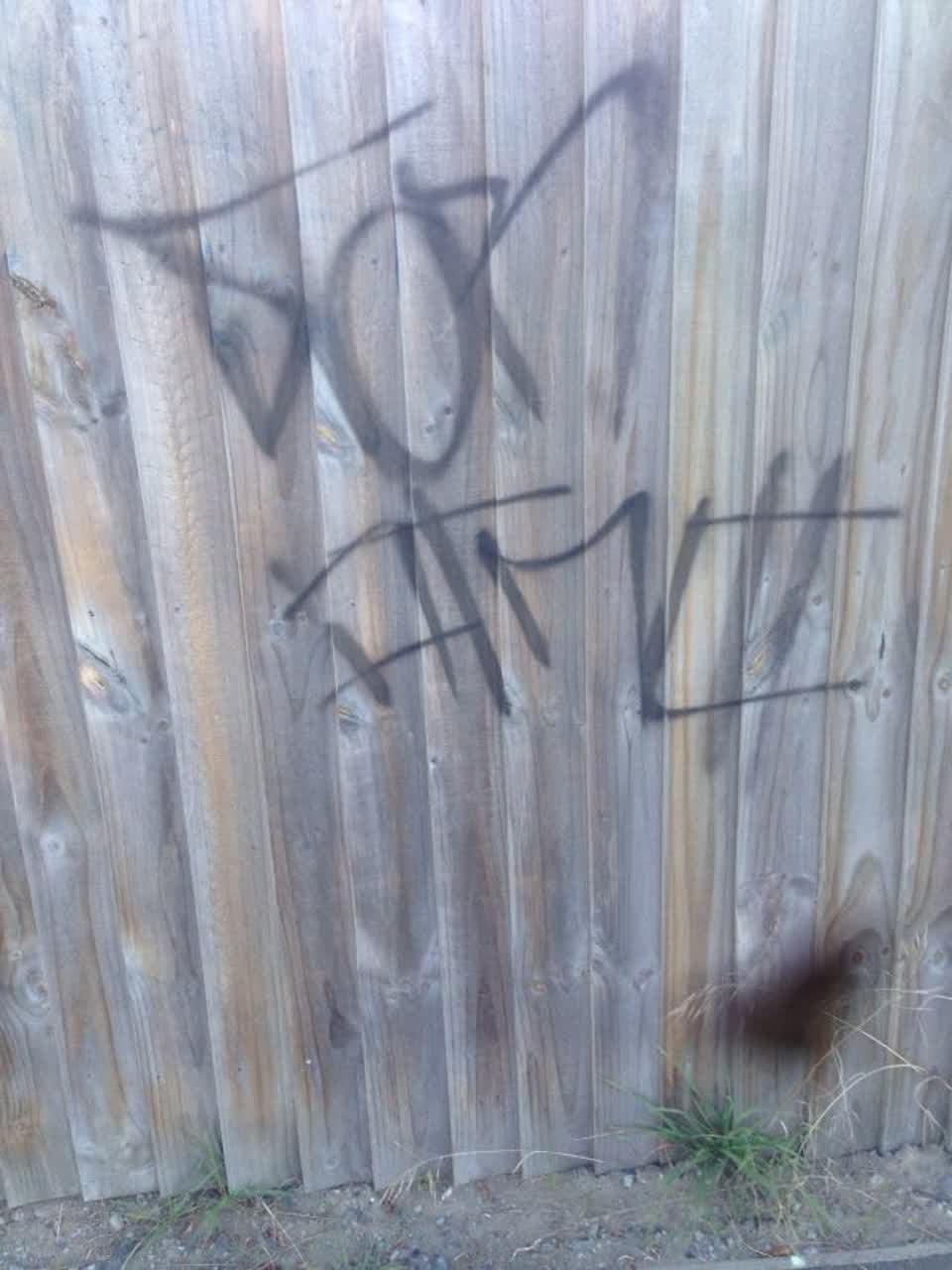 The photograph attached to this graffiti report