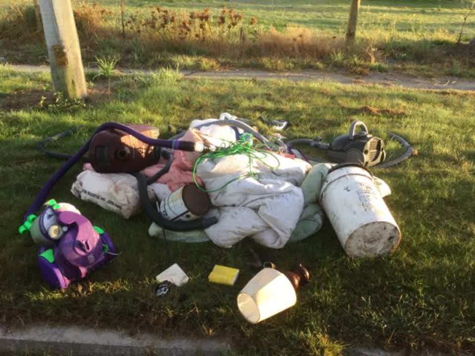 The photograph attached to this rubbish/recycling report