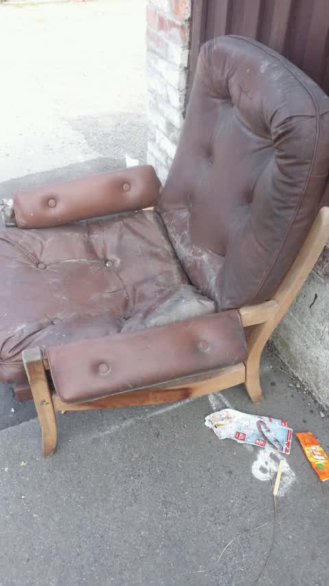 Rubbish/Recycling, a report photo