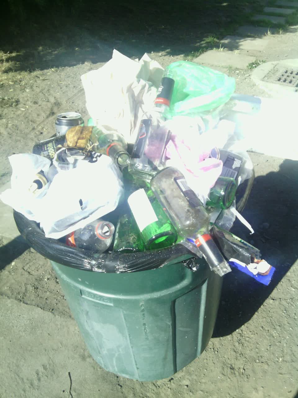 The photograph attached to this rubbish/recycling report