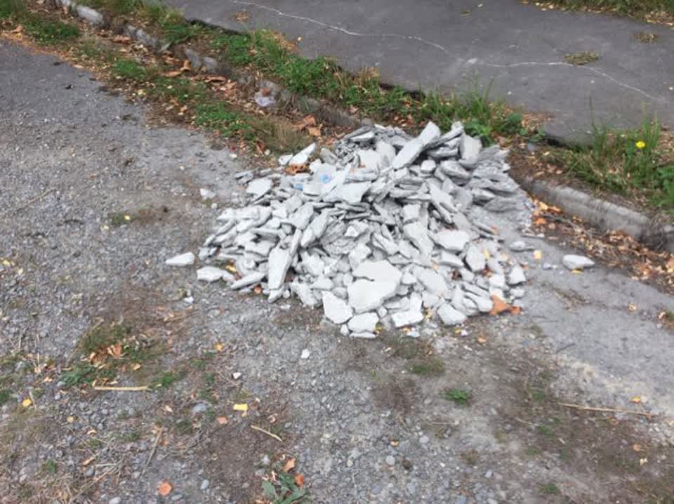 The photograph attached to this rubbish/recycling report