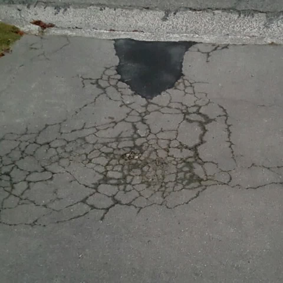 The photograph attached to this roading/streets report