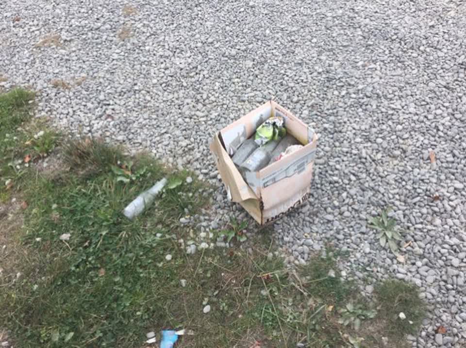 The photograph attached to this rubbish/recycling report