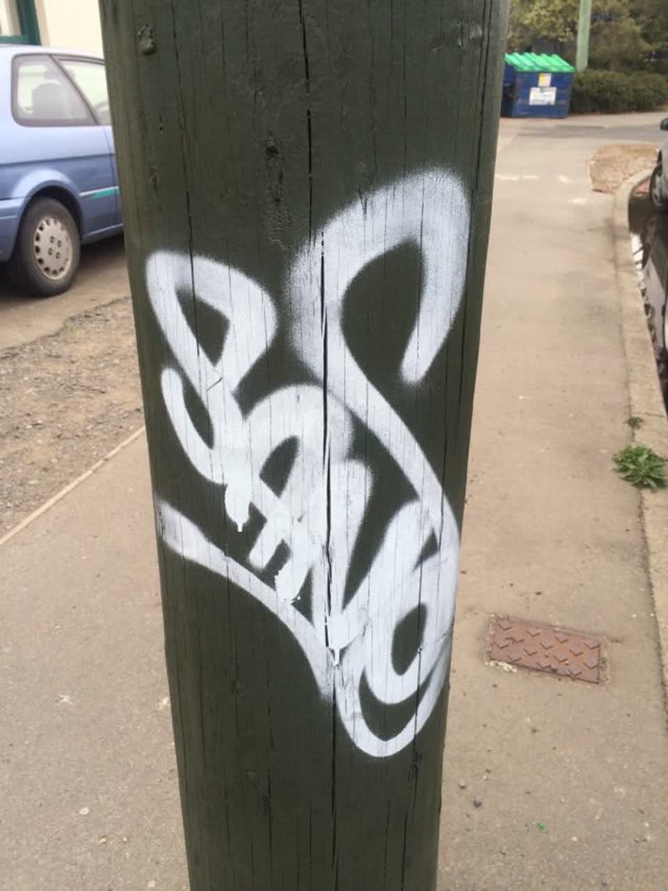 The photograph attached to this graffiti report