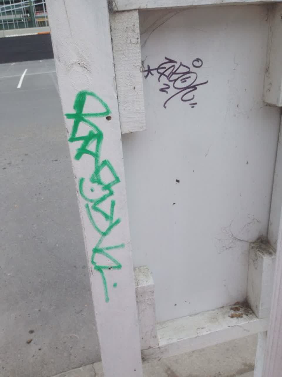 The photograph attached to this graffiti report