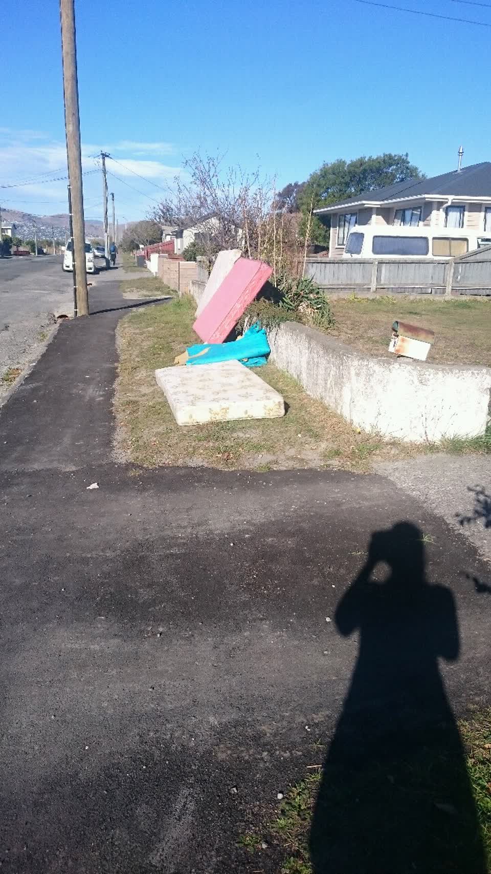 The photograph attached to this rubbish/recycling report