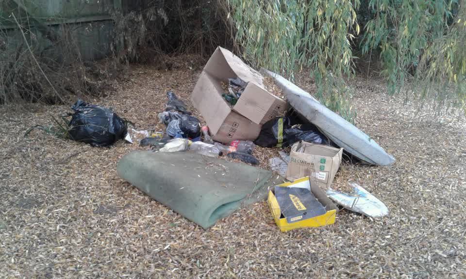 The photograph attached to this rubbish/recycling report