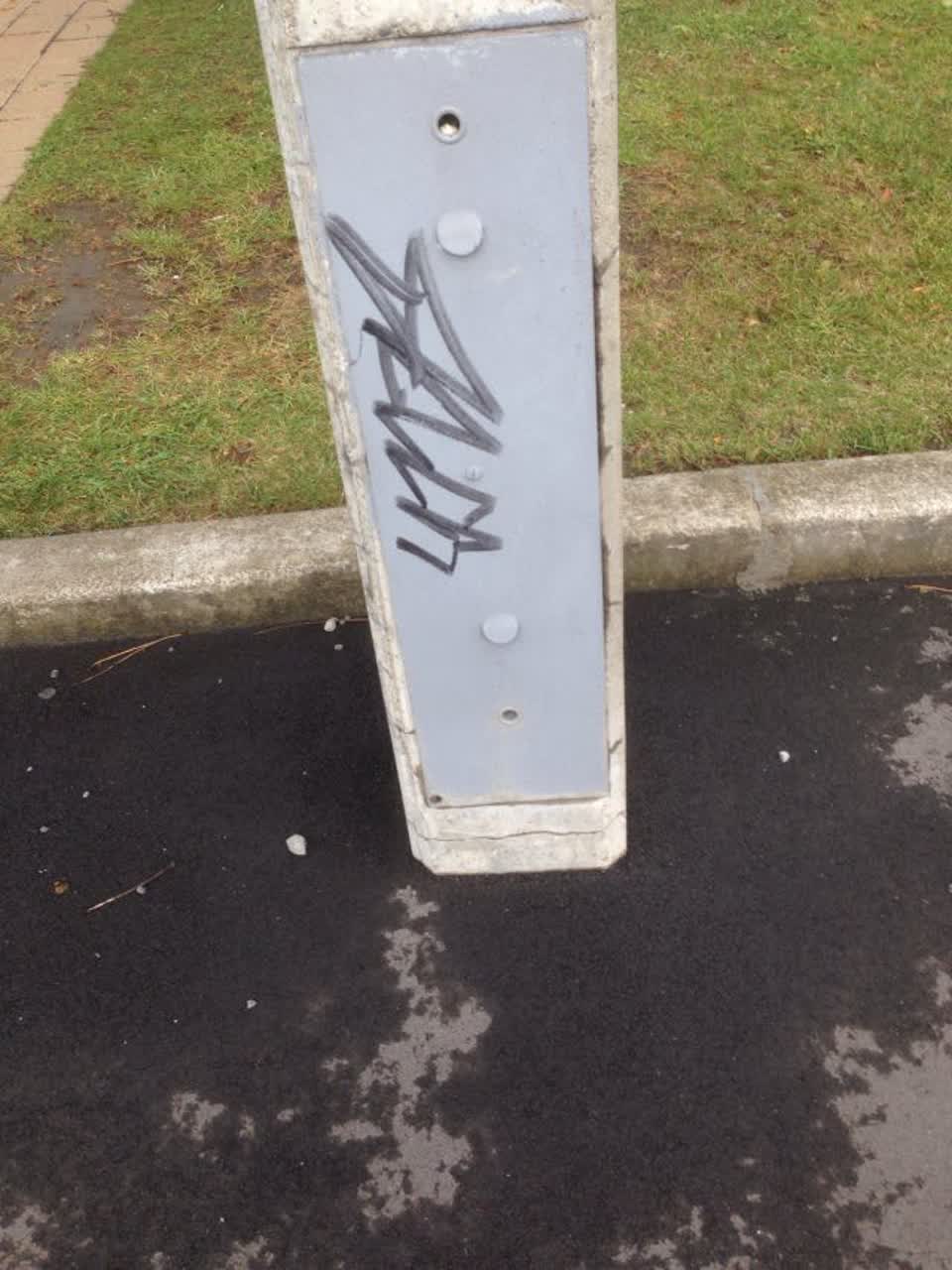 The photograph attached to this graffiti report