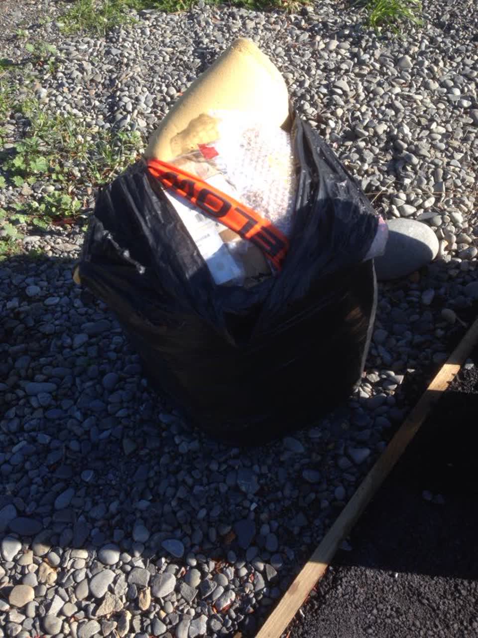 The photograph attached to this rubbish/recycling report