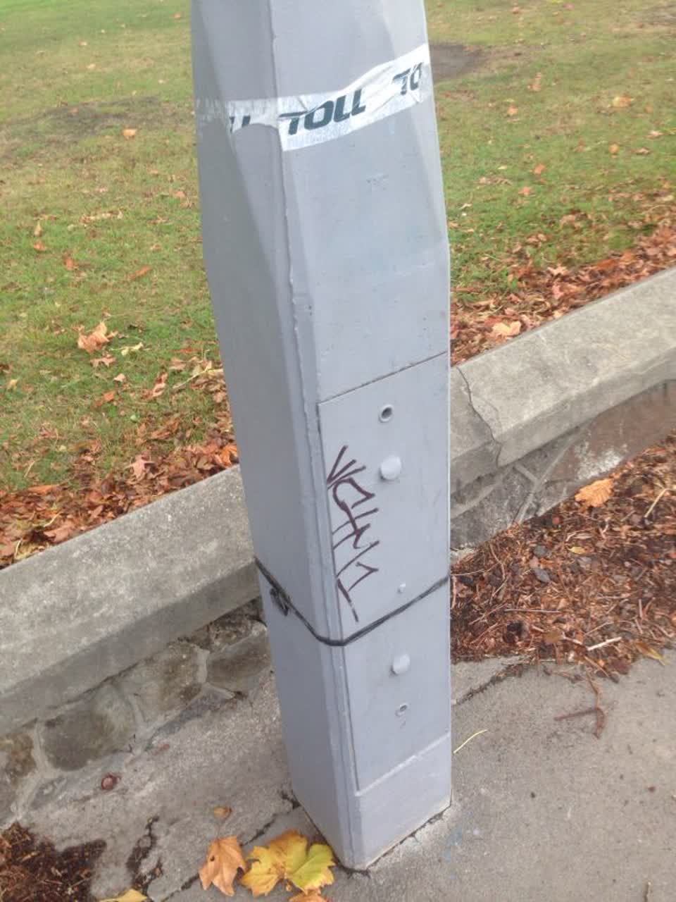 The photograph attached to this graffiti report