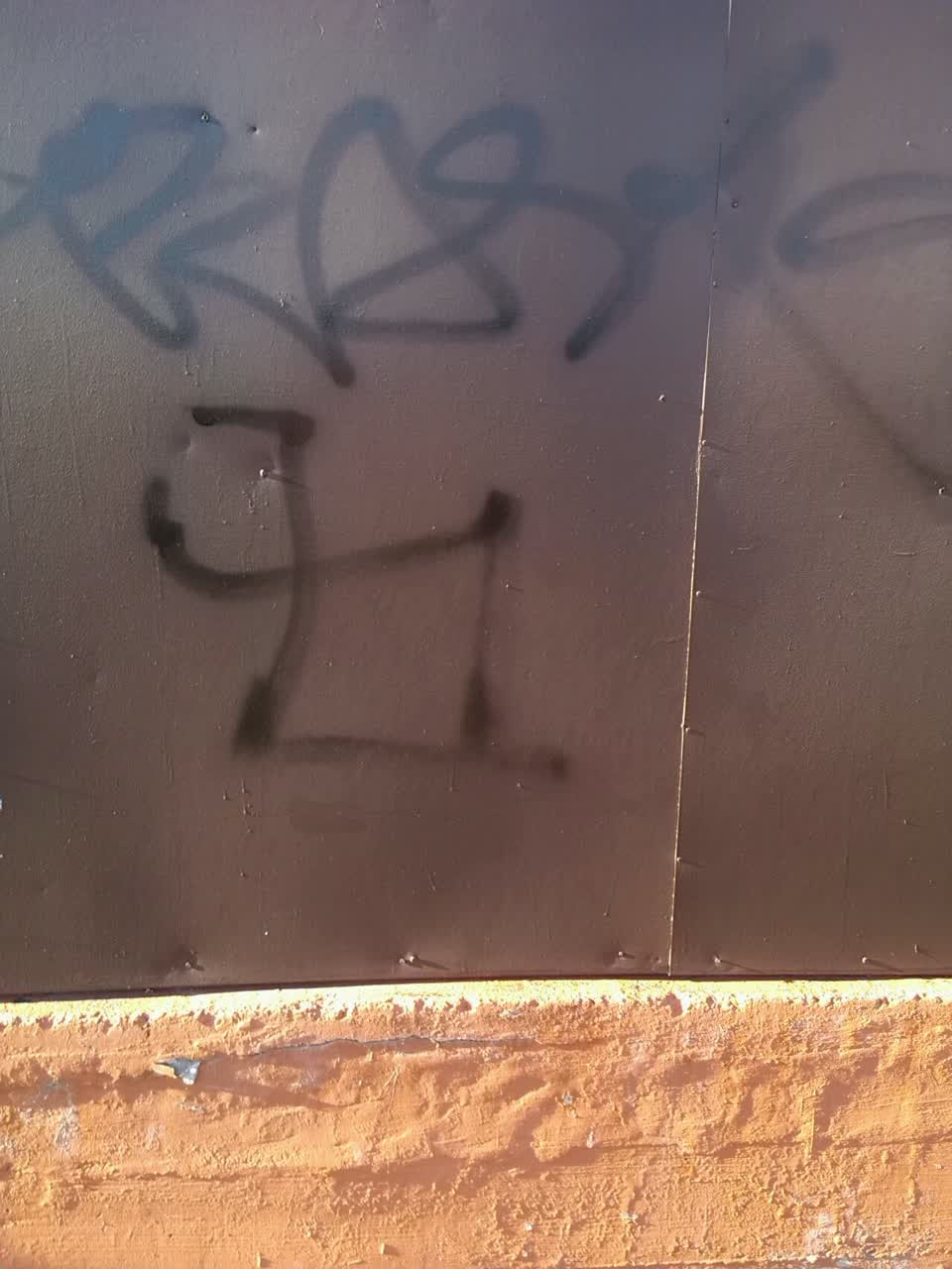 The photograph attached to this graffiti report