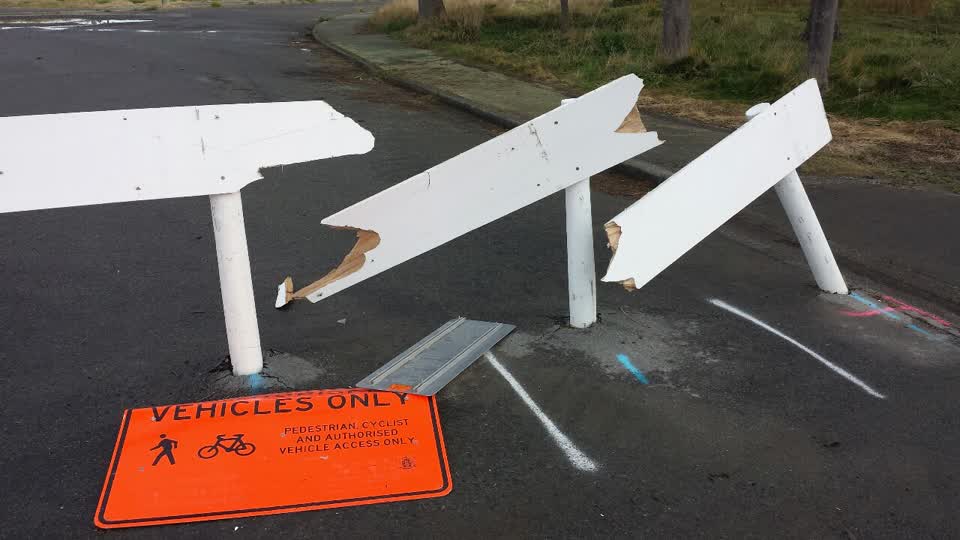 The photograph attached to this roading/streets report