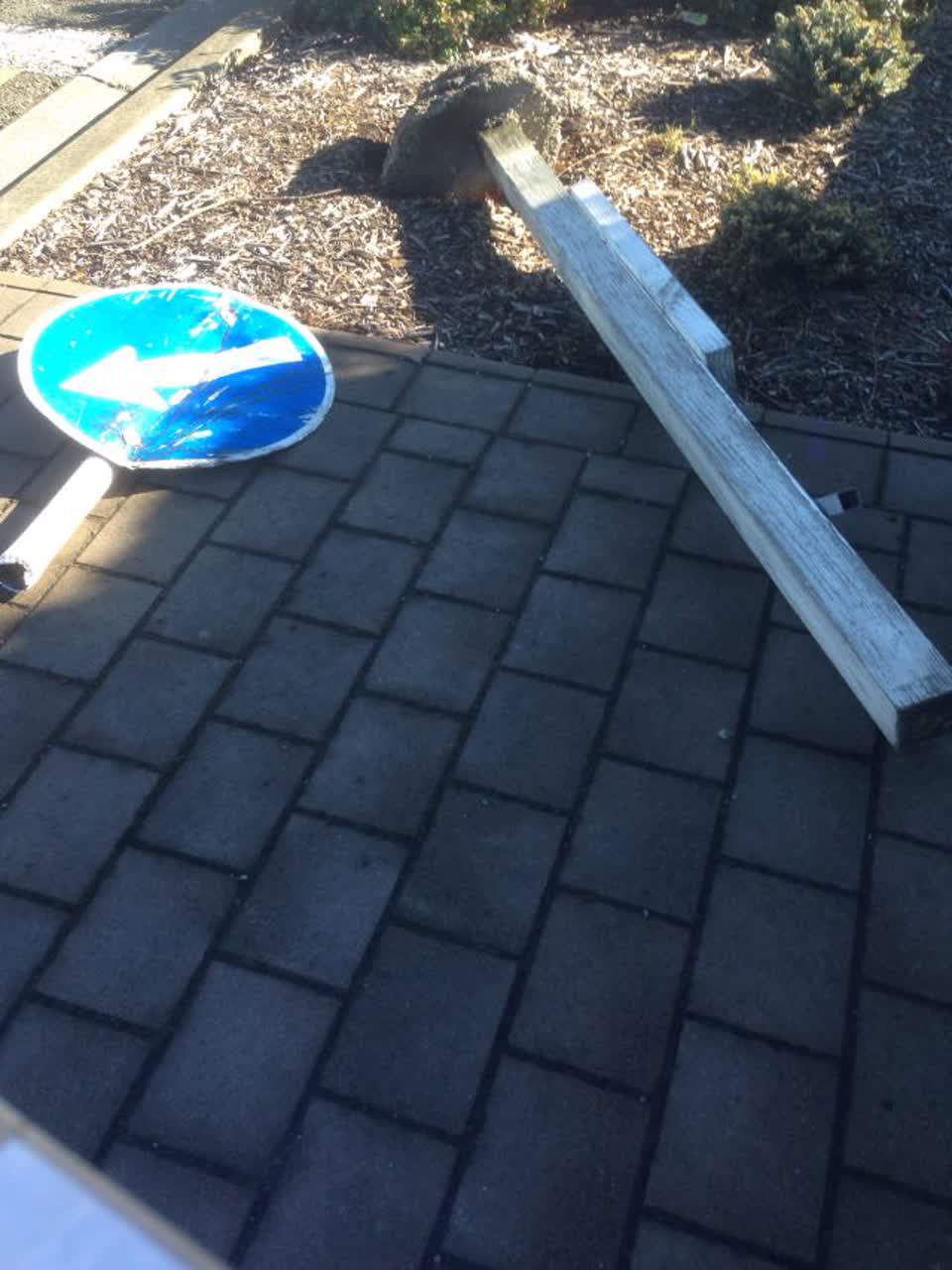 The photograph attached to this roading/streets report