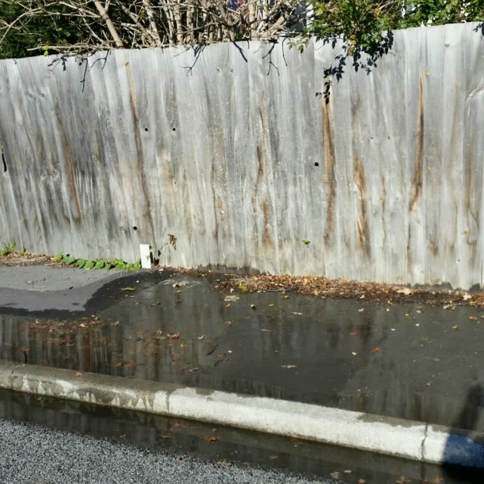 The photograph attached to this water supply report