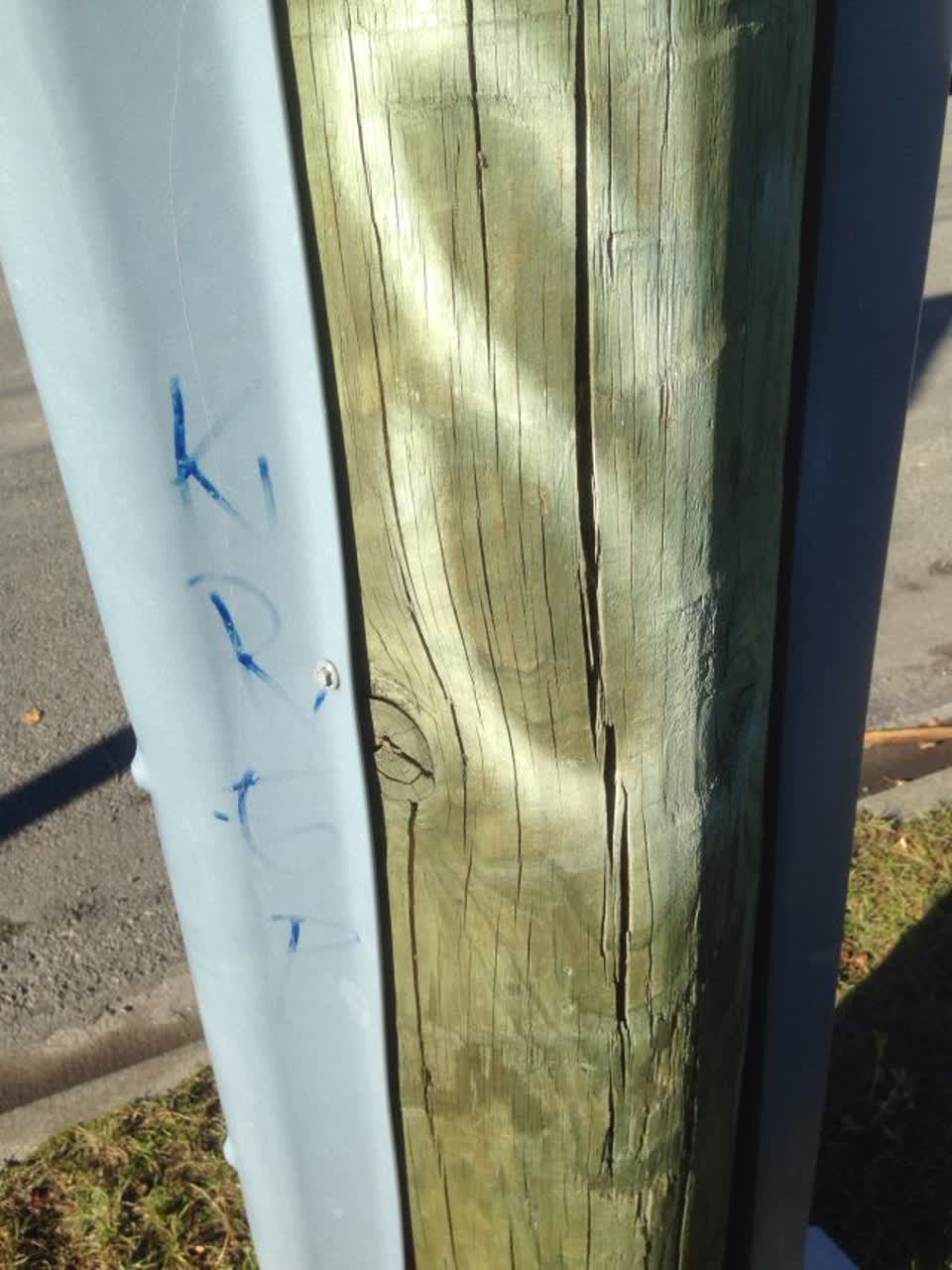 The photograph attached to this graffiti report