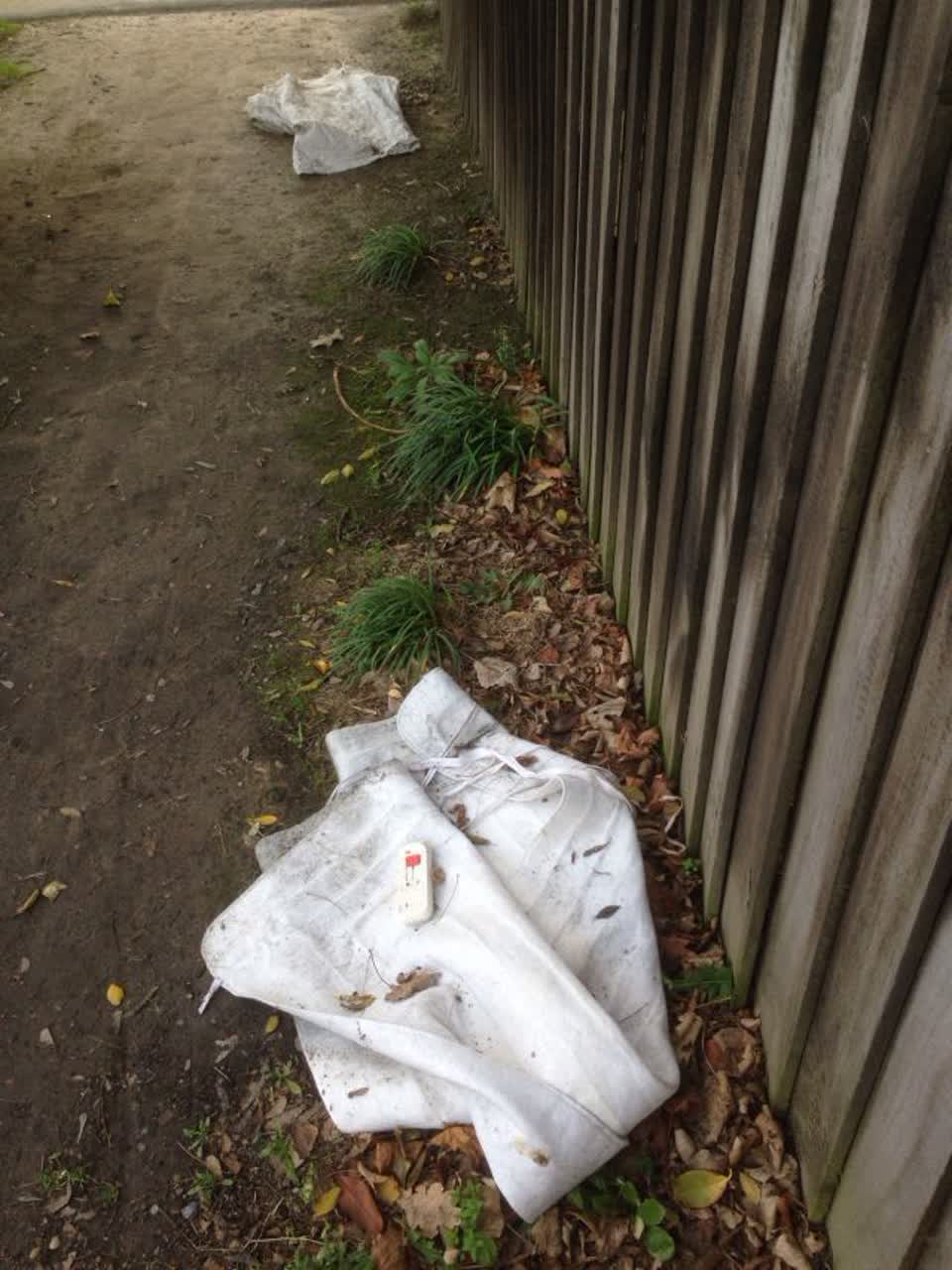 The photograph attached to this rubbish/recycling report