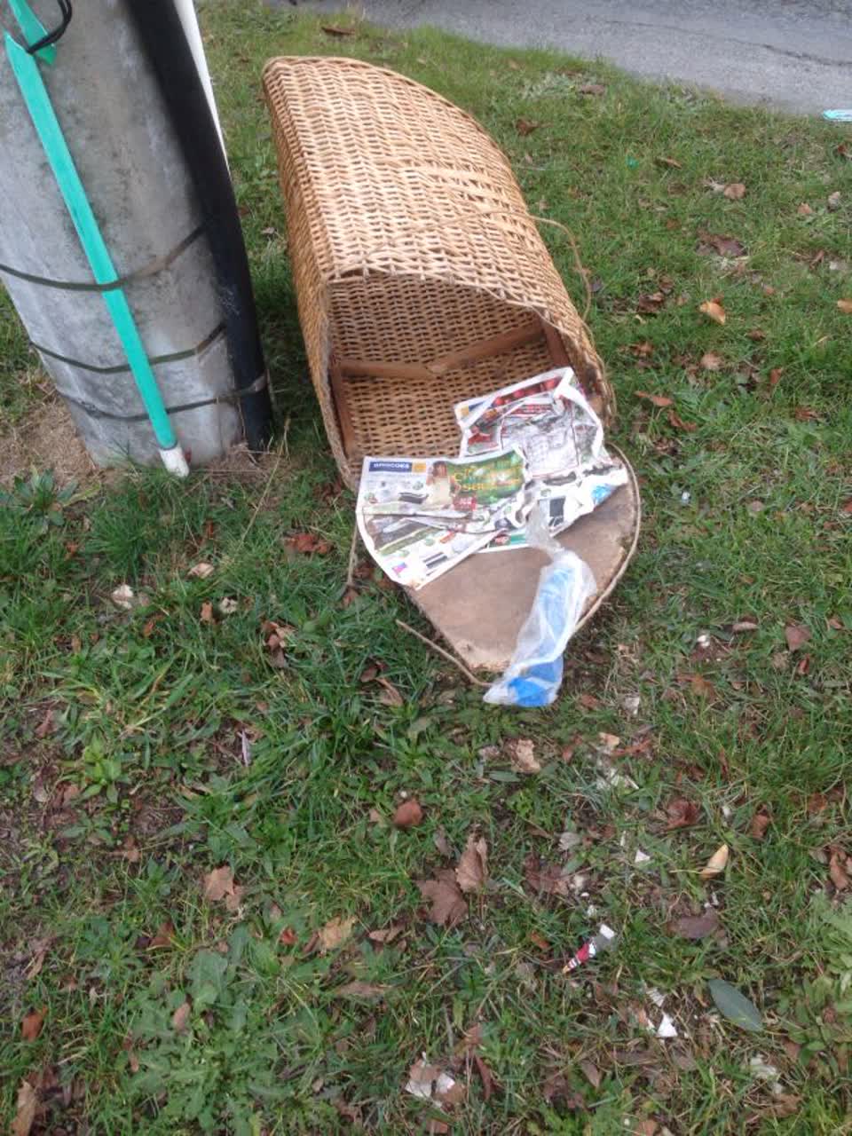 The photograph attached to this rubbish/recycling report
