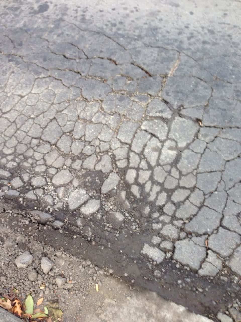 The photograph attached to this roading/streets report