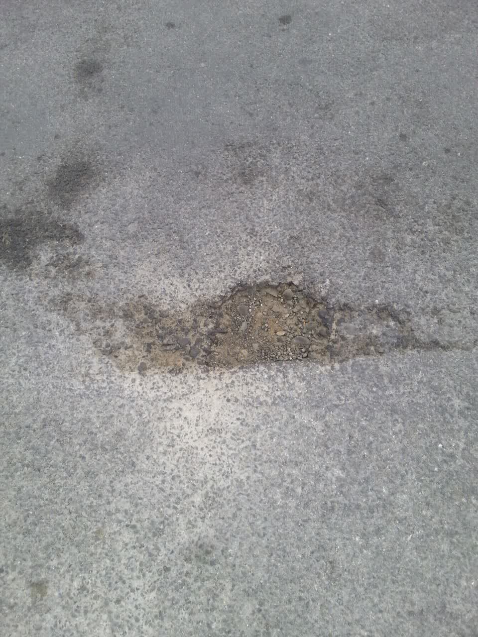 The photograph attached to this roading/streets report