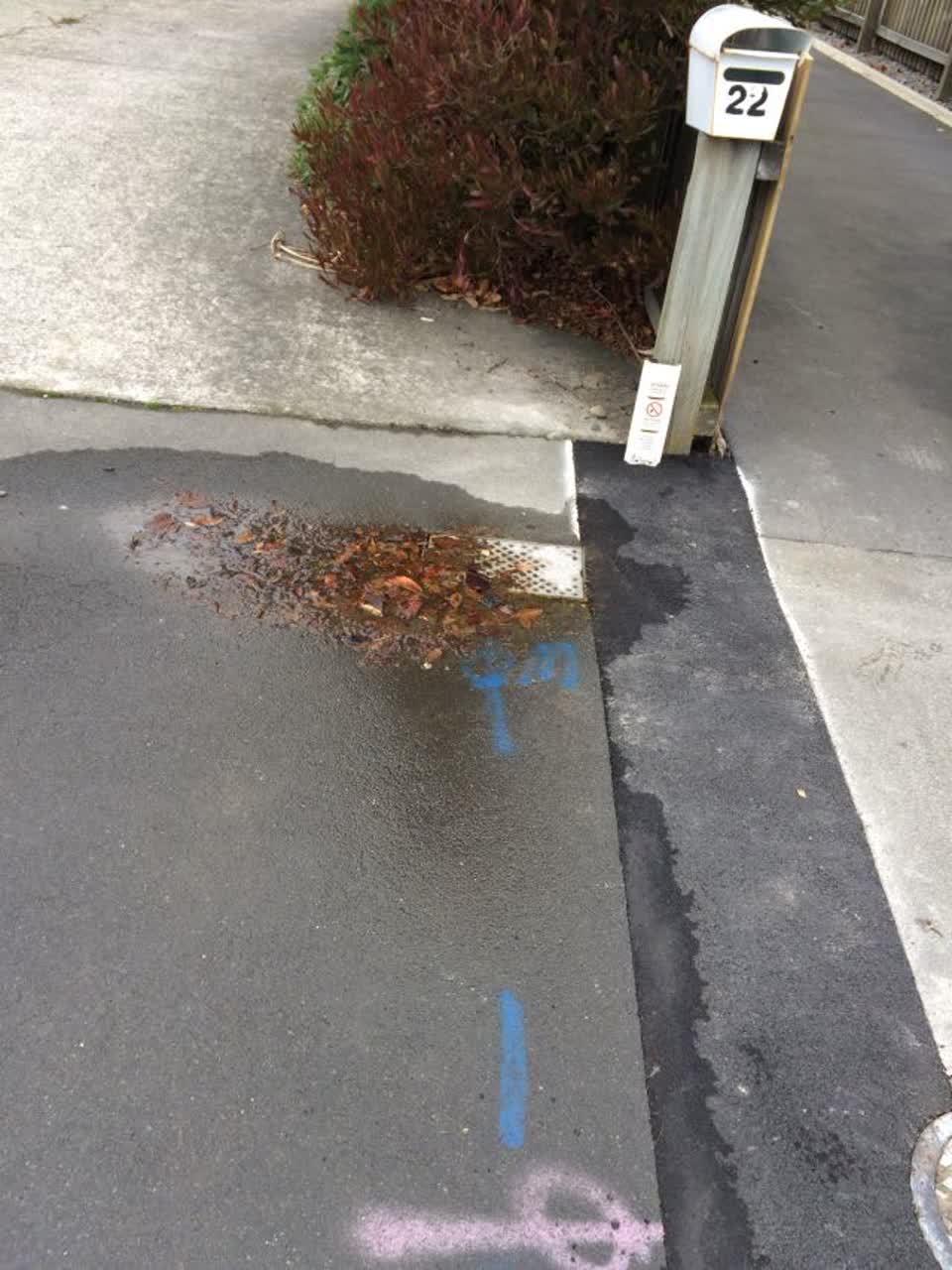 The photograph attached to this roading/streets report
