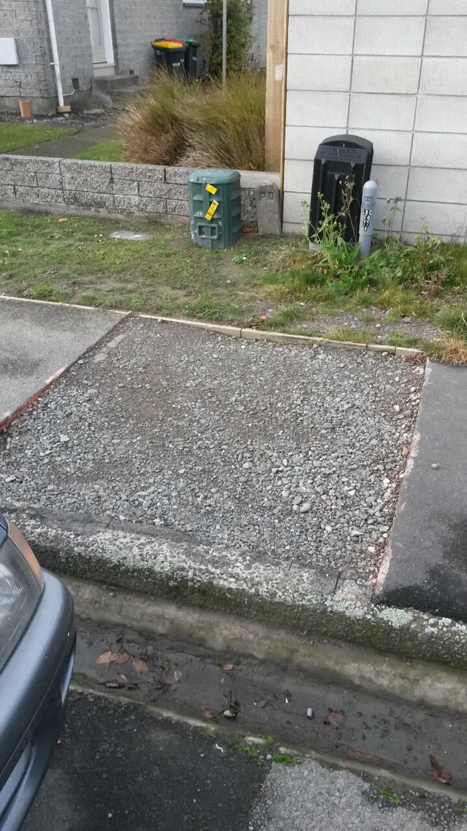 The photograph attached to this roading/streets report