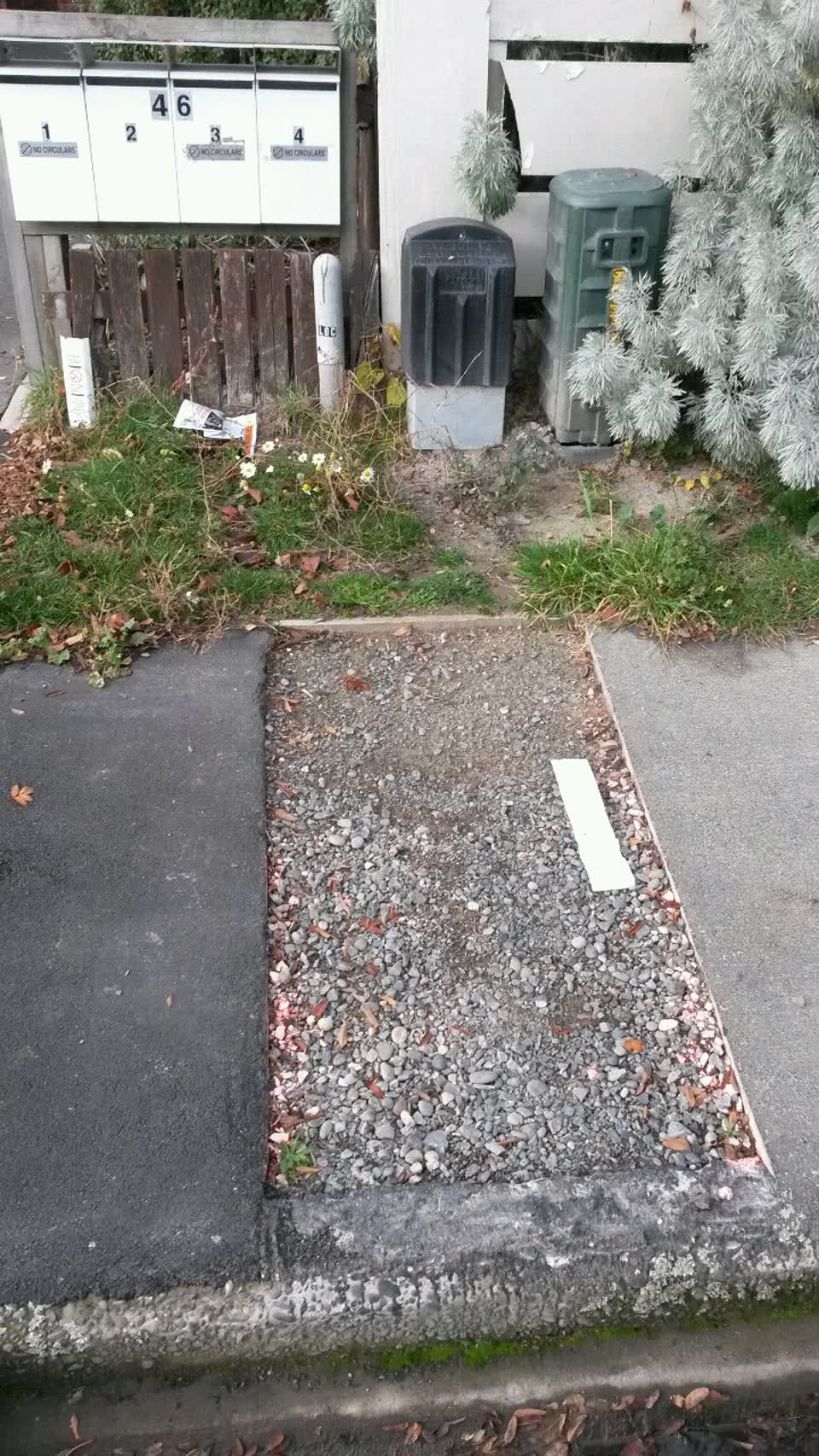 The photograph attached to this roading/streets report