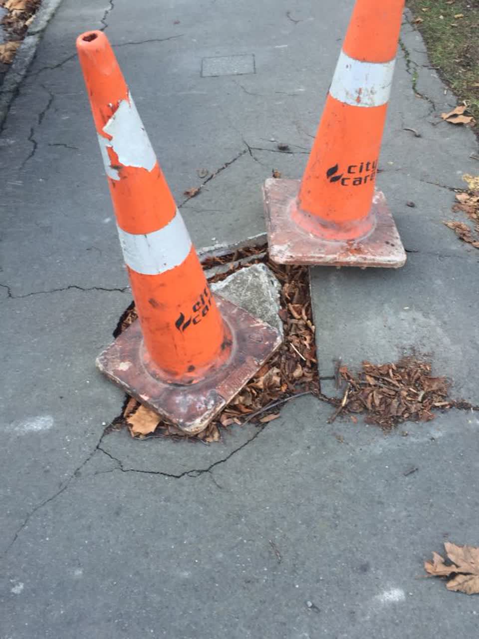 The photograph attached to this roading/streets report