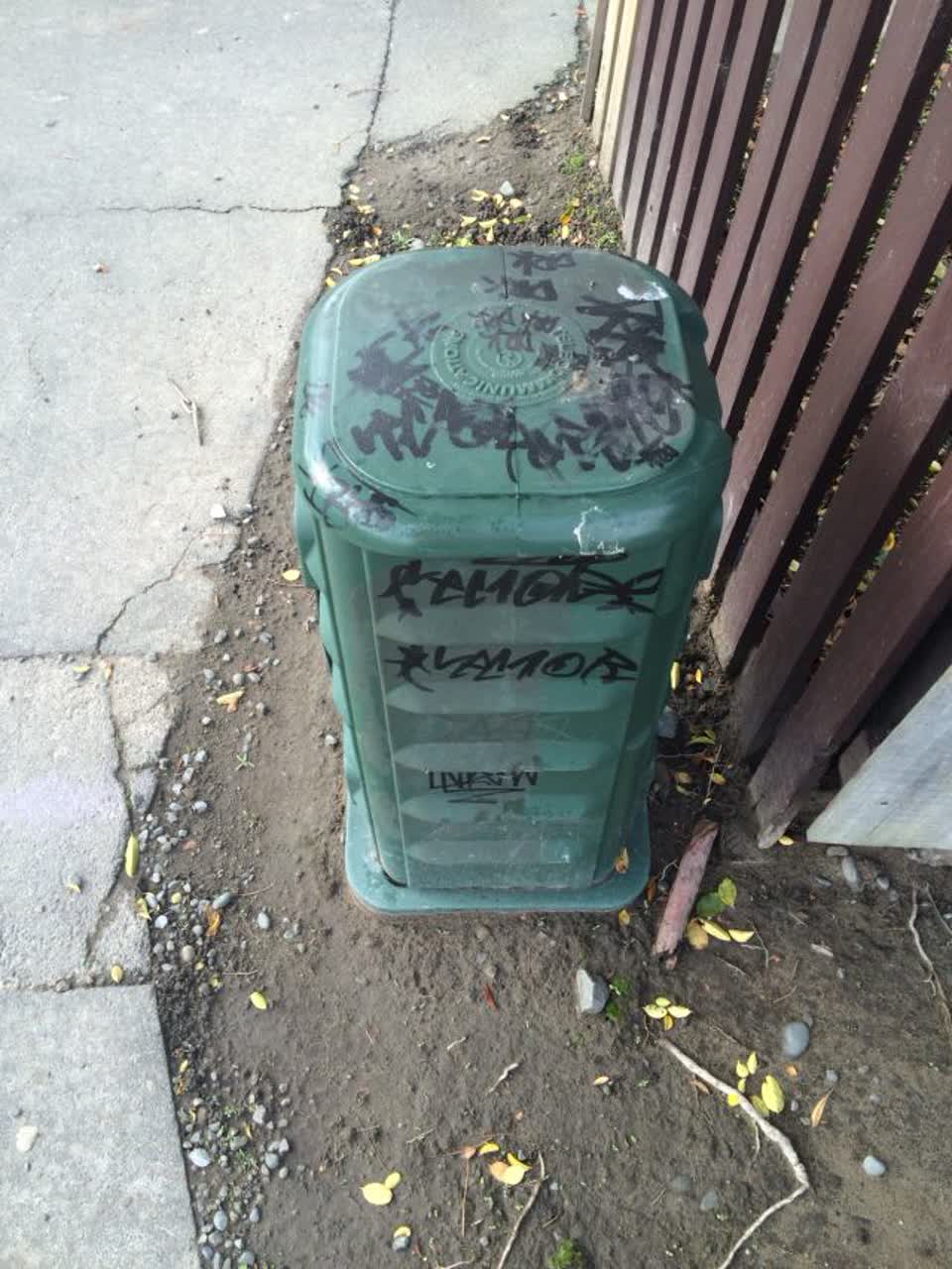The photograph attached to this graffiti report