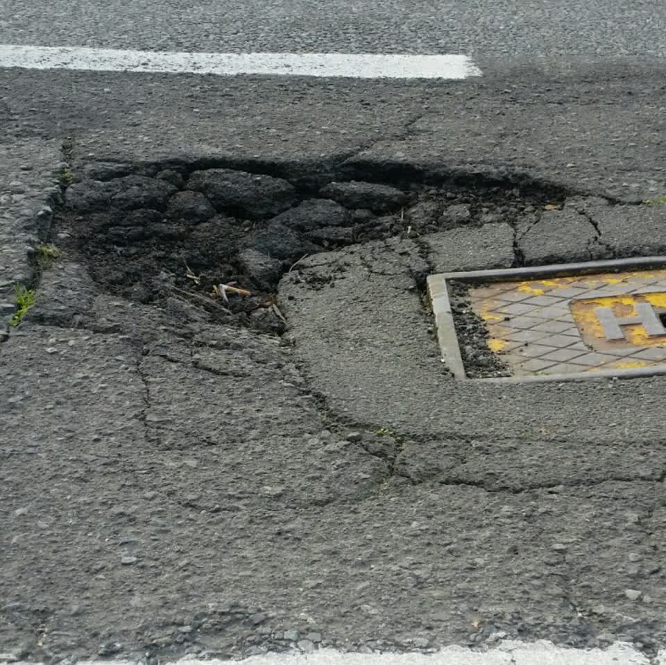 The photograph attached to this roading/streets report