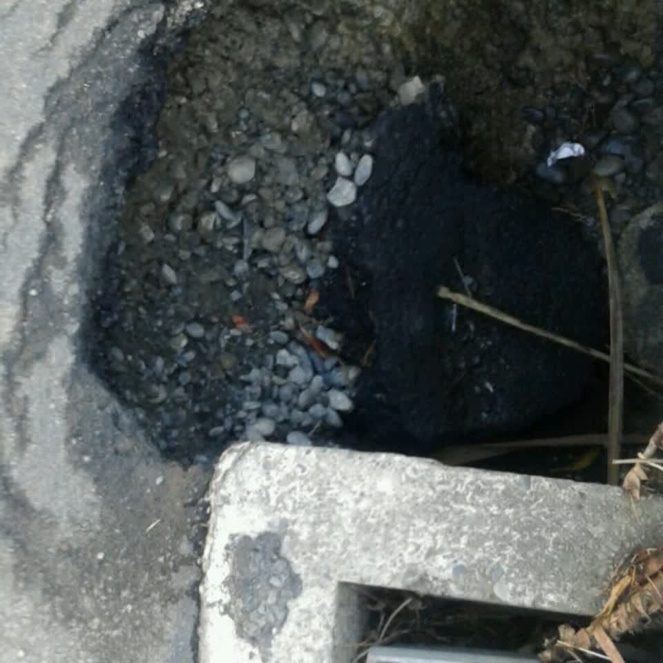 The photograph attached to this roading/streets report