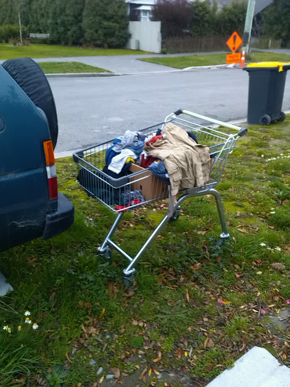 The photograph attached to this rubbish/recycling report