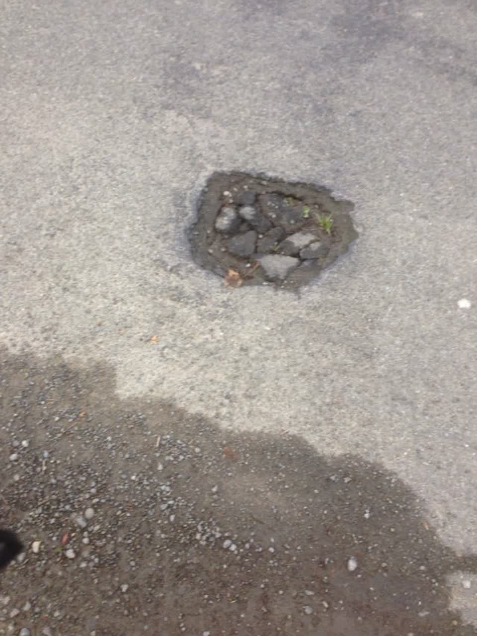 The photograph attached to this roading/streets report