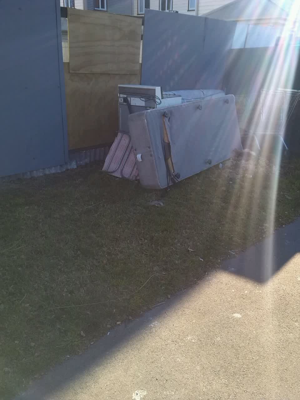 The photograph attached to this rubbish/recycling report