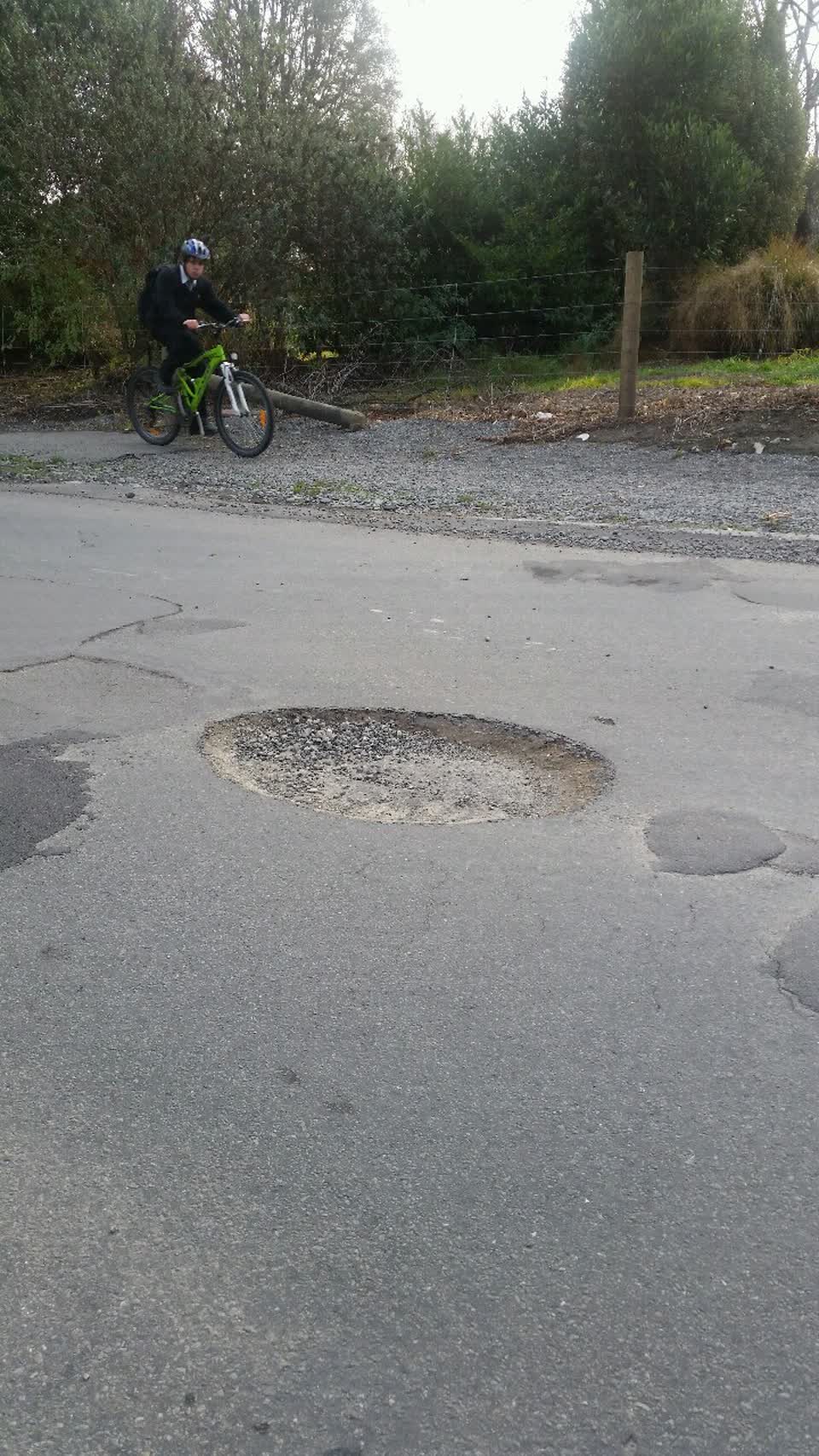 The photograph attached to this roading/streets report