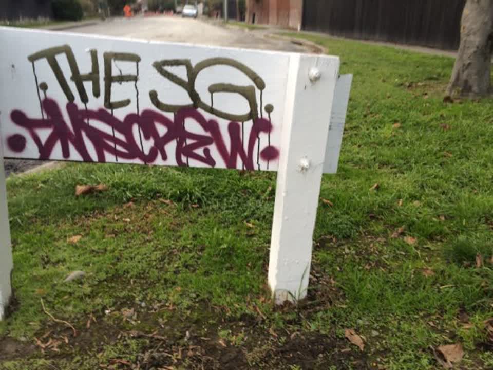 The photograph attached to this graffiti report