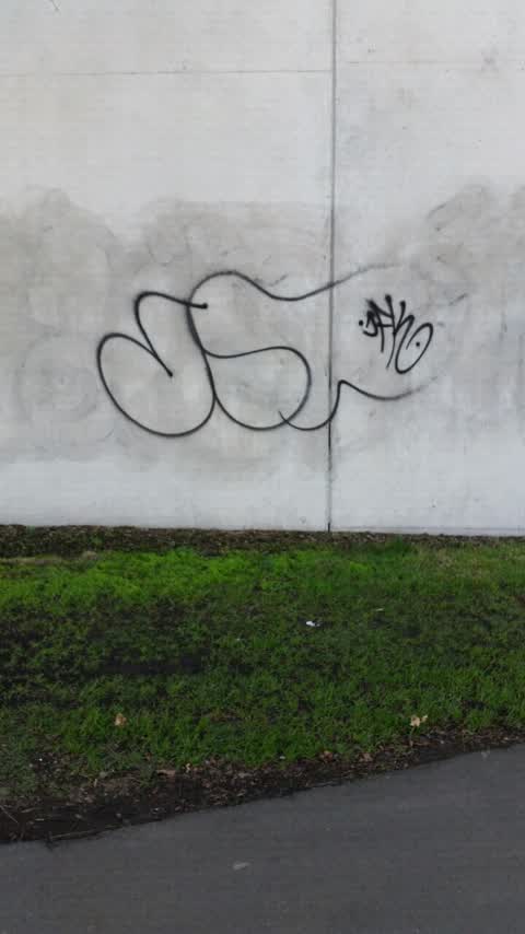 Graffiti, a report photo