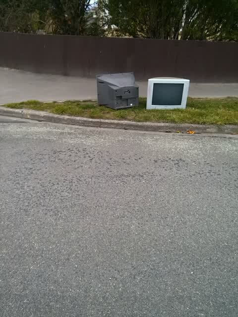 Rubbish/Recycling, a report photo
