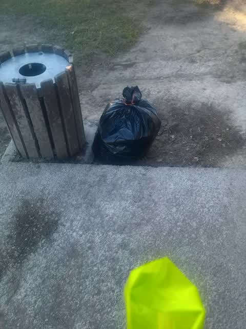 Rubbish/Recycling, a report photo